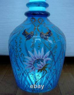 Belle carafe antique en verre opalin bleu persan de 22 pouces de haut