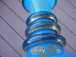 Belle carafe antique en verre opalin bleu persan de 22 pouces de haut