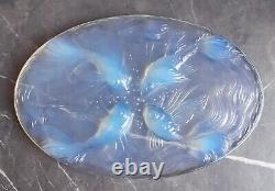 Belle rare plat en verre Art Déco opalescent Verlys des années 1930 en France