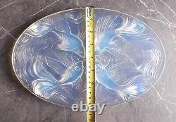 Belle rare plat en verre Art Déco opalescent Verlys des années 1930 en France