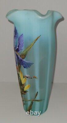 Belle vase en verre d'art opalescent peint à la main bohémien antique Harrach 1354