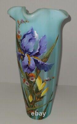 Belle vase en verre d'art opalescent peint à la main bohémien antique Harrach 1354