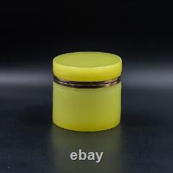 Boîte en verre opaline antique XL jaune Uranium Vaseline pour bijoux et bibelots en laiton doré