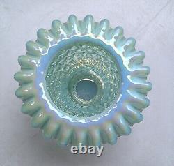 Bol en verre d'art Fenton à reliefs opalescents, irisés et striés en tourbillon hobnail