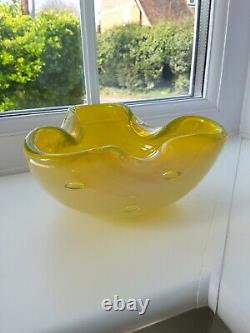 Bol en verre d'art bullecant opalescent jaune vintage de Murano C1960's A. Seguso