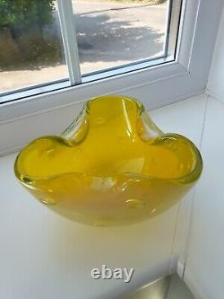 Bol en verre d'art bullecant opalescent jaune vintage de Murano C1960's A. Seguso