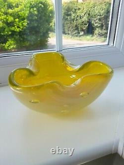 Bol en verre d'art bullecant opalescent jaune vintage de Murano C1960's A. Seguso