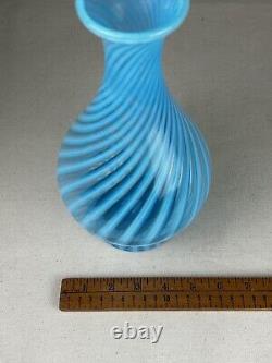 Bouteille/Vase grand(e) en verre bleu opalescent à motif spiralé de style vintage Fenton