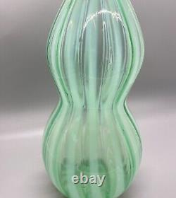 Bouteille à décanter en verre Fenton Art Glass New World Sea Mist Green Opalescent