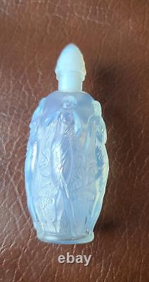 Bouteille de parfum La Ronde Fleurie en verre d'art opalescent Sabino France d'époque vintage