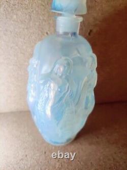 Bouteille de parfum nu de dames nues en nymphe en verre d'art opalescent Sabino antique France