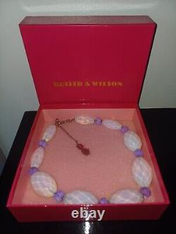 Collier Butler And Wilson avec perles opalescentes et gros facettes, entretoises violettes, BOÎTÉ