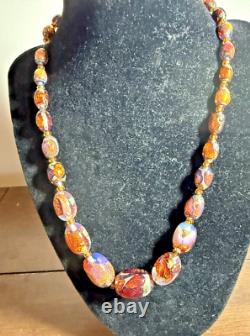 Collier / Choker en perles graduées en verre opalescent en feuille vénitienne antique