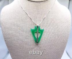 Collier en verre uranium art déco en argent, pièce flèche inhabituelle, opaline verte