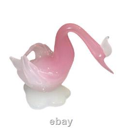 Cygne en verre Murano Archimede Seguso en opaline rose Alabastro oiseau sur base lobée VTG
