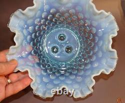 Epergne Fenton en verre opalescent bleu à pointes en relief en parfait état