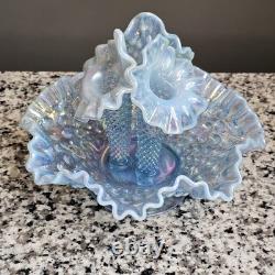 Epergne opalescent à trois cornes en verre de carnaval bleu vintage Fenton