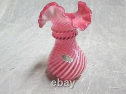 Fenton Art Glass Cranberry Opalescent Ruffled Swirl Vase 6 Haut Étiquette De Feuille Orig