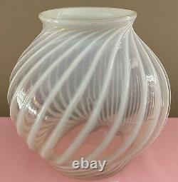 Fenton Art Verre Opalescent Swirl Globe Forme Lampe Shade Ec Beautiful