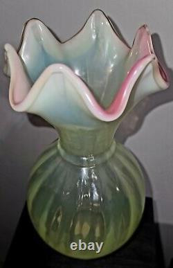 Fenton Boutique De Cadeaux Très Rare, Vase Rose Opalescente En Vase 10 1/4