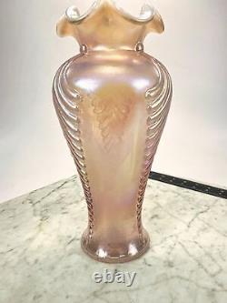 Fenton Champagne Iridescent Opalescent Feather Vase 11 Merveilleux! Utilisé