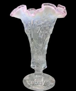 Fenton Rose Bébé Bleu Ombre Opalescent Ruffle Trompette Vase Daffodils Couleurs Rares