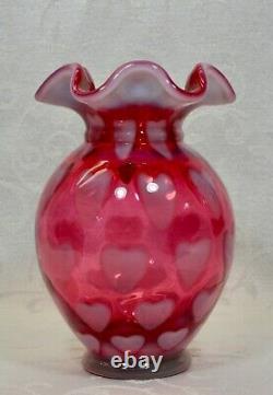 Fenton, Vase, Verre Opalescent De Canneberge, Optique De Coeur, Édition Numérotée