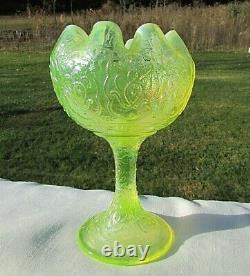 Fenton Vaseline Médaille De Carnaval Opalescent Vase 6h Signé Levay #13/300 Rare