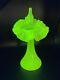 Fenton Verre Uranium Vert Opalescente Fern Daisy Jack Dans Le Vase Pulpit