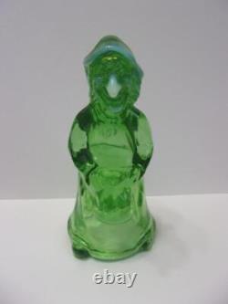 Figurine de sorcière d'Halloween en verre opalescent vert de Fenton par Mosser