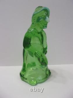 Figurine de sorcière d'Halloween en verre opalescent vert de Fenton par Mosser