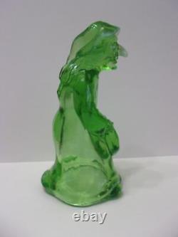 Figurine de sorcière d'Halloween en verre opalescent vert de Fenton par Mosser