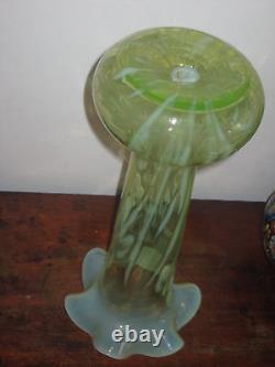 Grand vase britannique opalescent et en vaseline vers 1900