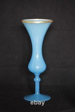 Grand vase vintage italien en opaline bleue de Murano avec bordure en perles d'ormolu de 31cm 12.2in