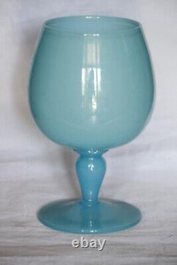 Grand verre à brandy en opaline bleu turquoise de grande taille de Portieux 22cm 8.6in