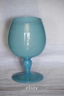 Grand verre à brandy en opaline bleu turquoise de grande taille de Portieux 22cm 8.6in