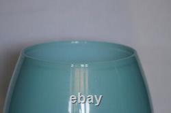 Grand verre à brandy en opaline bleu turquoise de grande taille de Portieux 22cm 8.6in