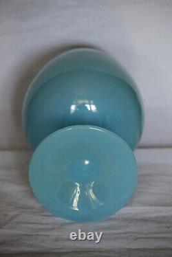 Grand verre à brandy en opaline bleu turquoise de grande taille de Portieux 22cm 8.6in