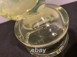 Grenouille FENTON en verre opalescent à l'uranium et à la vaseline sur fonte RARE