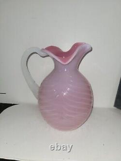 Jarre en verre opalescent rose victorien de 9 pouces B20