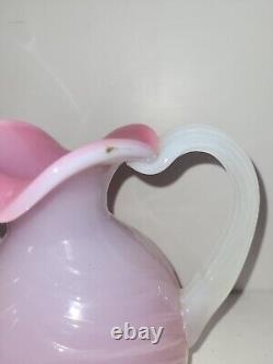 Jarre en verre opalescent rose victorien de 9 pouces B20