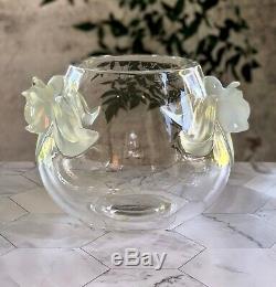 Lalique Orchidee (orchid) Vase En Cristal Clair Avec Des Orchidées Opalescentes Attachés