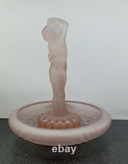Lalique (frankhauser) A Conçu Des Joblings Figure Et Bowl Dans Rose Plus Stand