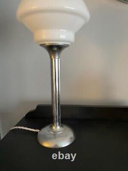 Lampe De Table En Chrome Art Déco Avec Nuance Opaline Blanc Rewired