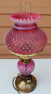 Lg Wright / Fenton Verre Opalescent Cranberry Hobnail Lampe 17 Tall