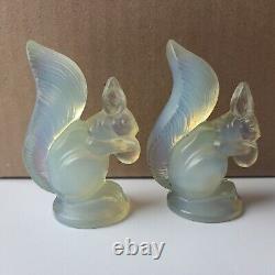 Lot de 2 petites figurines d'écureuils en verre d'art opalescent Sabino vintage 3