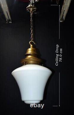 Luminaire suspendu géométrique en verre opaline antique art déco industriel et bronze RARE