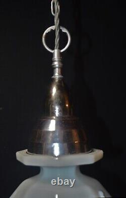 Luminaire suspendu vintage art déco en verre de lait en pierre de lune et globe en opaline des années 1940