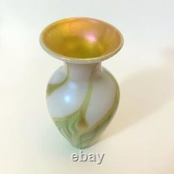Lundberg Art Vase Vase Studios Pulled Feather Or Opalescent Iridescent Vert