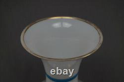 Milieu du XIXe siècle Français Baccarat Opaline HP Mère Enfant & Or 17 3/8 pouces Vase